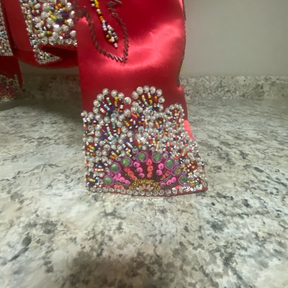 Dynasty for Neiman Marcus Silk Hand beaded jacket. Size Medium - Picture 4 of 8